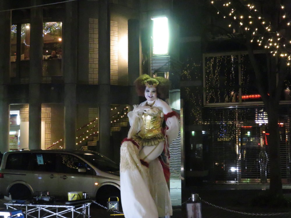 青葉イベント広場の大道芸人3