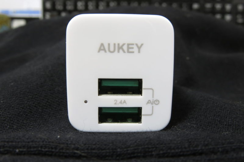 AUKEY PA-U32 USB充電器　USB端子差込口
