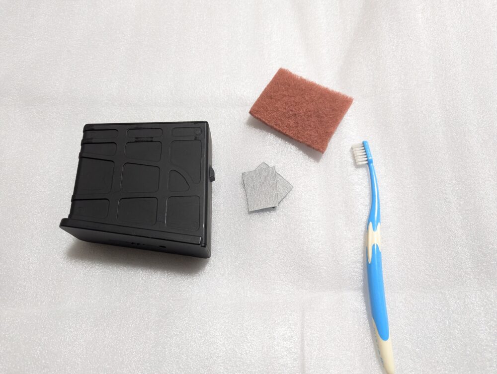 Snow Wolf バレットM98B　塗装前の足付け作業